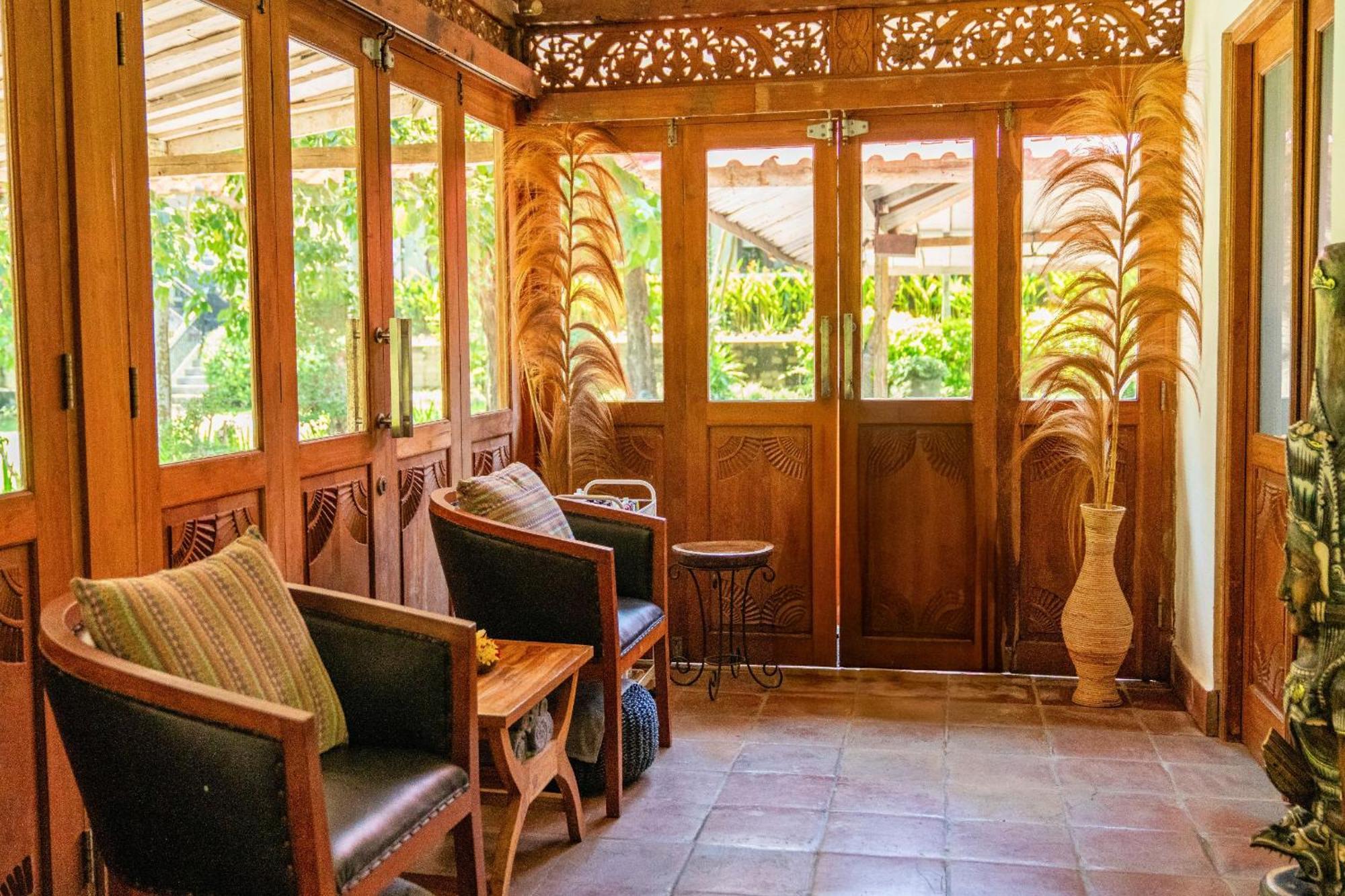 S Hidden Valley Bali Resor 4*